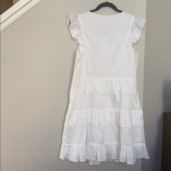 Firm Price. Gal meets glam Anna sleeveless V-neck dress. - Picture 6 of 11